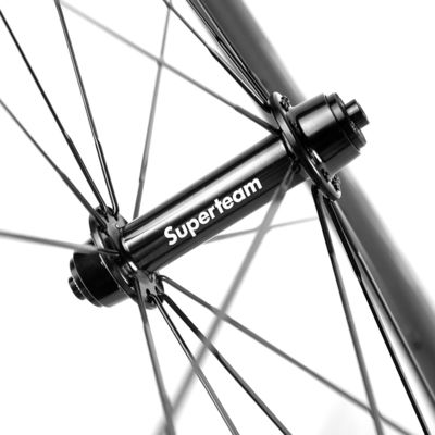 Customizable 45mm Carbon Fiber Road Bicycle Wheelset 700c 20 24h R13 Hub Carbon Wheels