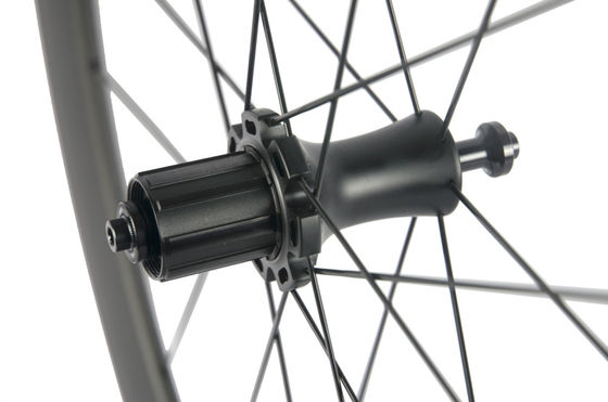 25mm Width 50mm Depth Road Bike Tubeless Carbon Wheel Set 38C-25-R7 and Customization